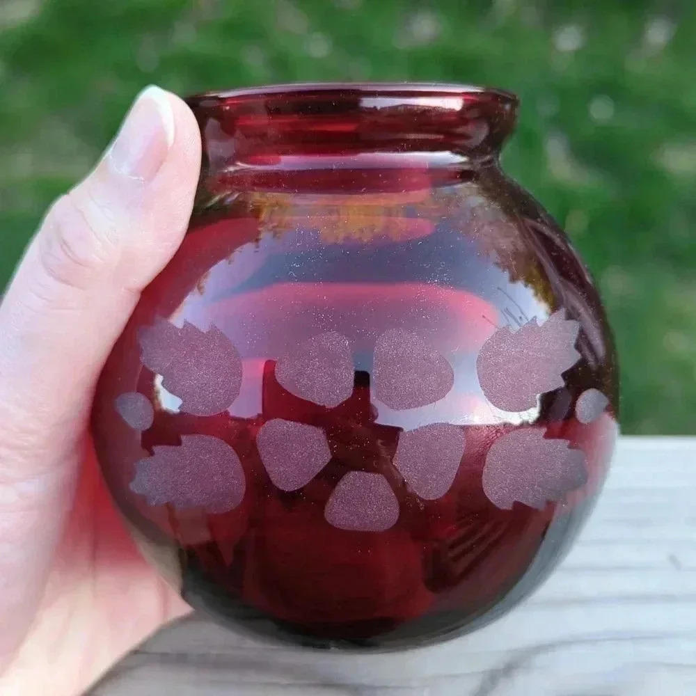 Ruby Red round  vase - Picture 2 of 7